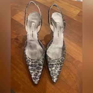 Exquisite Manolo Blahnik Metallic Leopard Print Heels